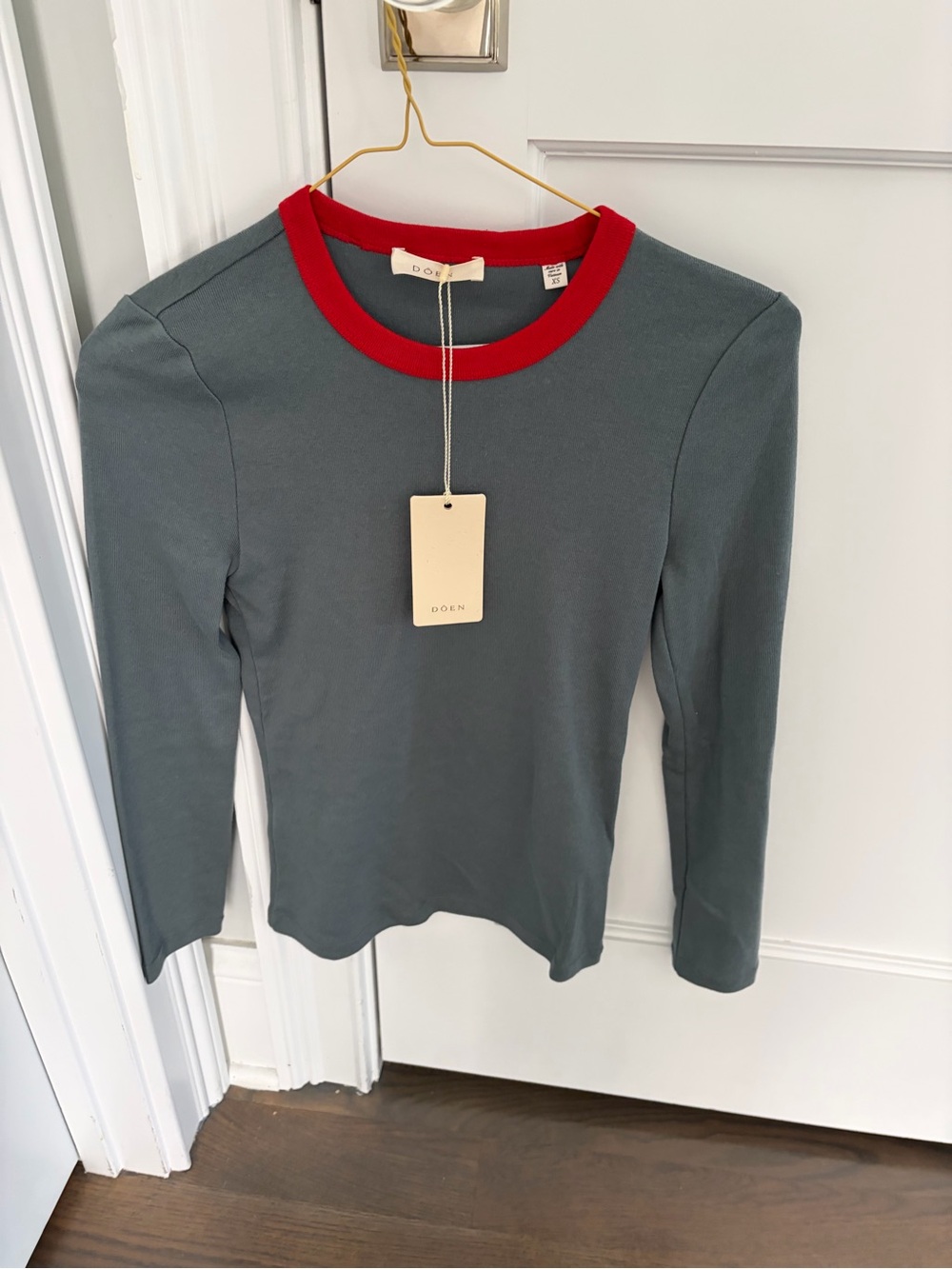 DÔEN Long Sleeve Crewneck Top in Slate with Red Trim
